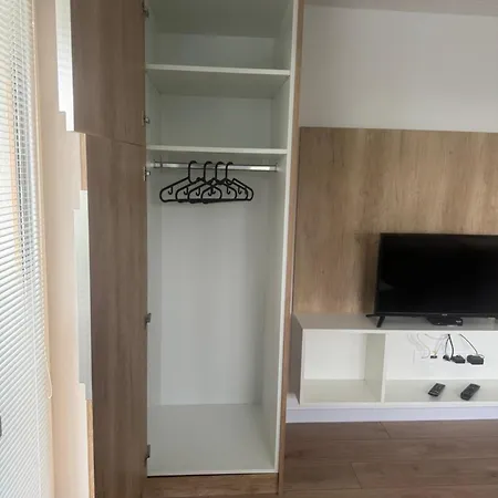 Apartman Lesna 2, *